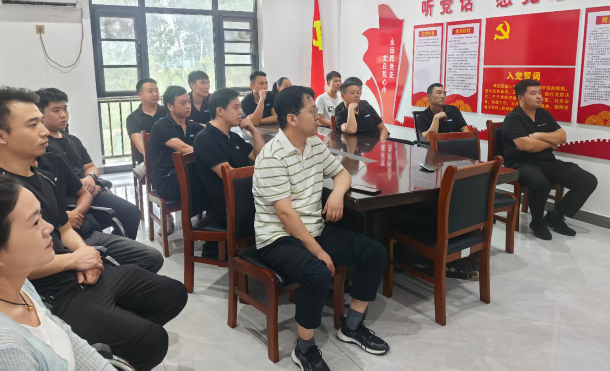 铭记历史、缅怀先烈、珍爱和平、开创未来